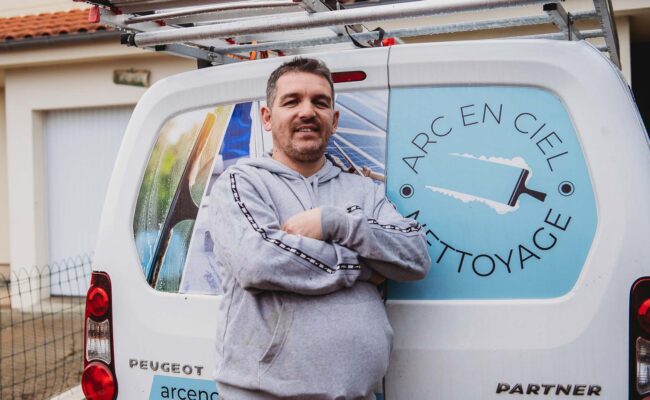 Christophe Ferré, fondateur d’Arc-en-Ciel Nettoyage à Vihiers, incarne un parcours d’artisan construit progressivement depuis 2022, porté par l’expérience et la volonté de transmettre son savoir-faire. | La Voix Lyssoise - KÉVIN NICOULEAUD