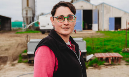 Julie Frappreau développe la vente directe sur son exploitation de Lys-Haut-Layon et prépare un premier marché de producteurs prévu le 27 juin.| La Voix Lyssoise - KÉVIN NICOULEAUD